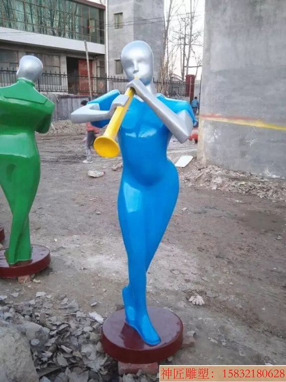 厂家直销玻璃钢抽象人物雕塑 城市景观雕塑 广场人物雕塑 吹拉弹唱雕塑设计制作